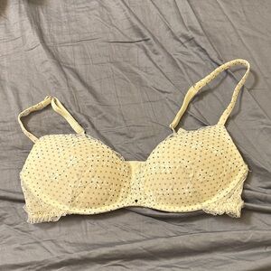 Intimissimi Cream Bra with Lace Accents and matching cheeky underwear in small